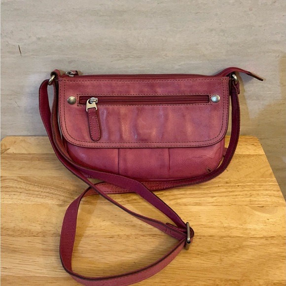 Fossil Pink Leather Adjustable Crossbody Bag - Picture 2 of 12